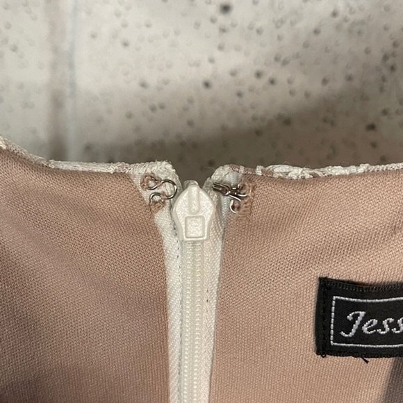 Jessica Howard Womens 8 Shift Dress All Over Lace Floral Crochet Overlay White - Picture 4 of 8